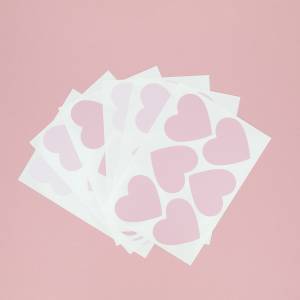 Hjerteformet veggdekor med rosa hjerter - wallstickers hjerter