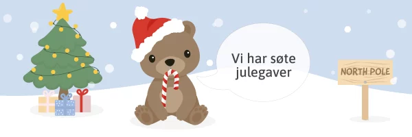 Illustrert julenissebjørn med godteristang ved siden av juletre og gaver, med snøfall og et skilt som viser “North Pole”.